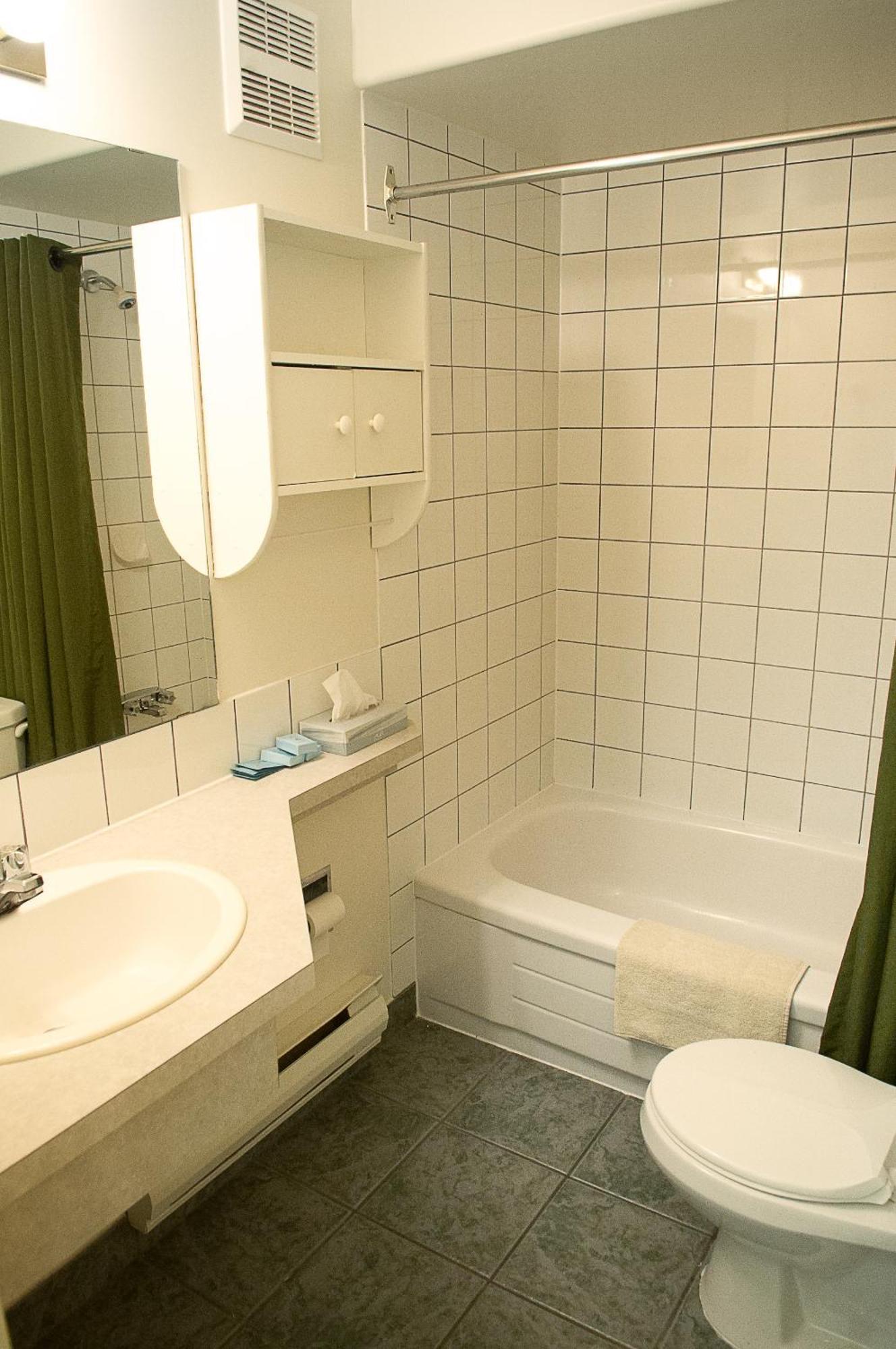Motel Bavaria Radium Hot Springs Buitenkant foto
